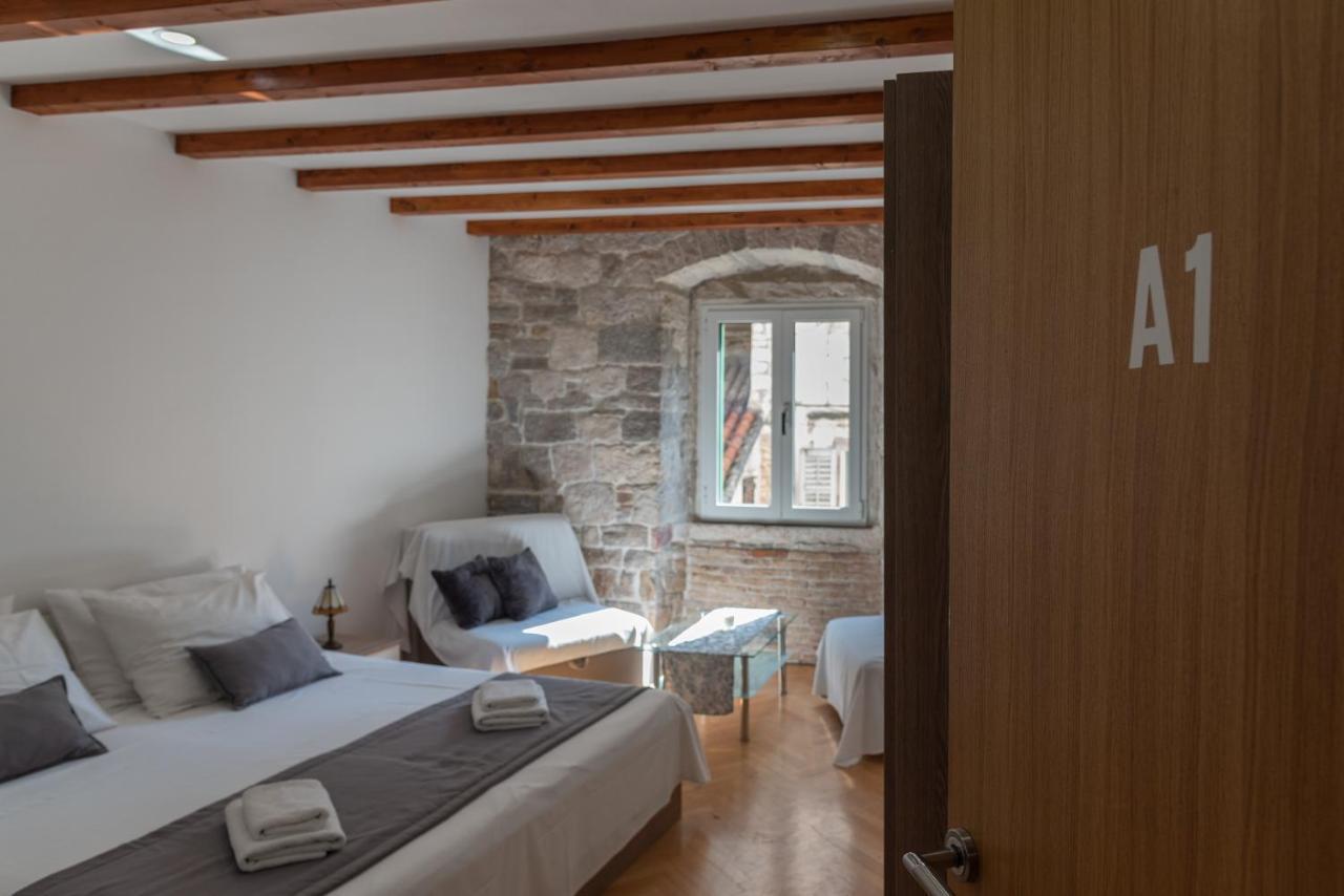 Camenno Apartments-The Heart Of Diocletian'S Palace-Open All Winter! Split Eksteriør bilde